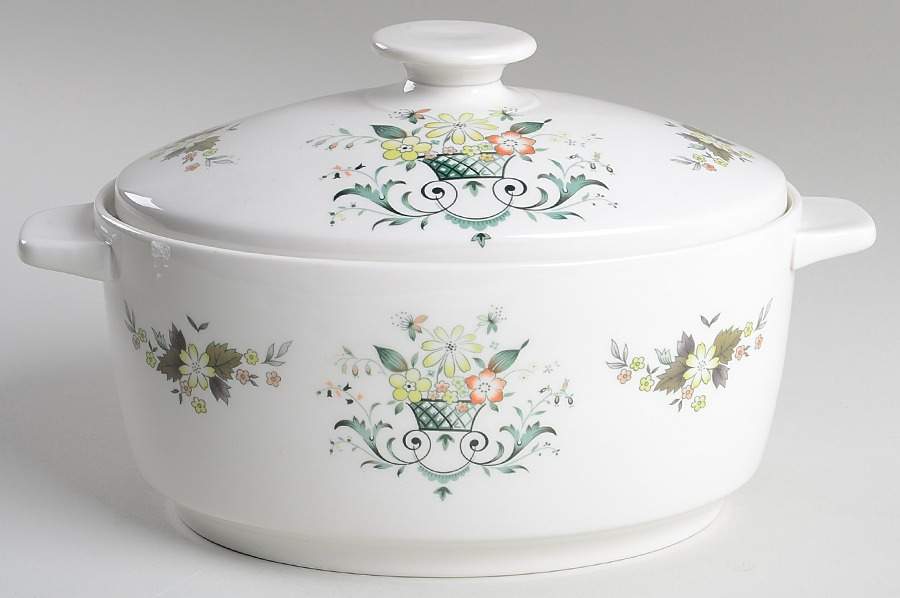 Provencal 2 Quart Oval Covered Casserole by Royal Doulton-1