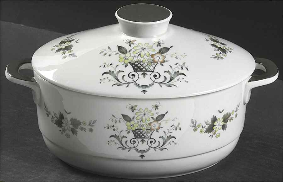 Provencal 2 Quart Oval Covered Casserole by Royal Doulton-1
