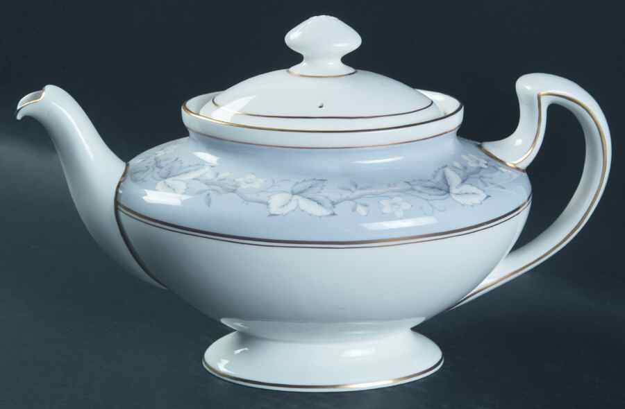 Queensbury Teapot & Lid by Royal Doulton-1