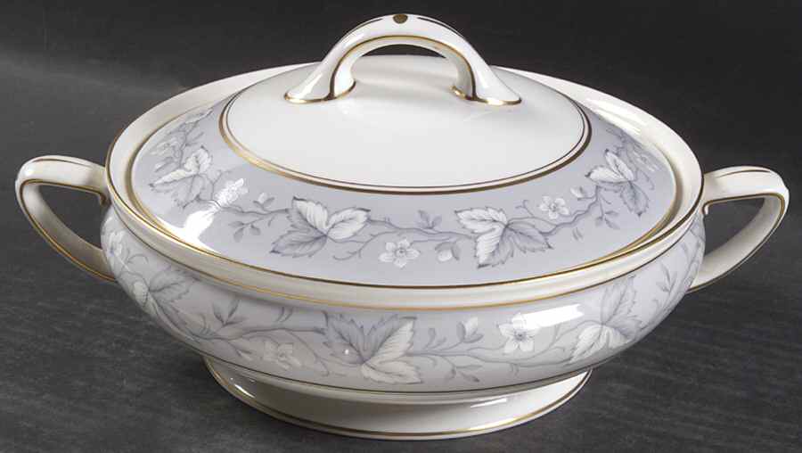 Queensbury Round Covered Vegetable by Royal Doulton-1