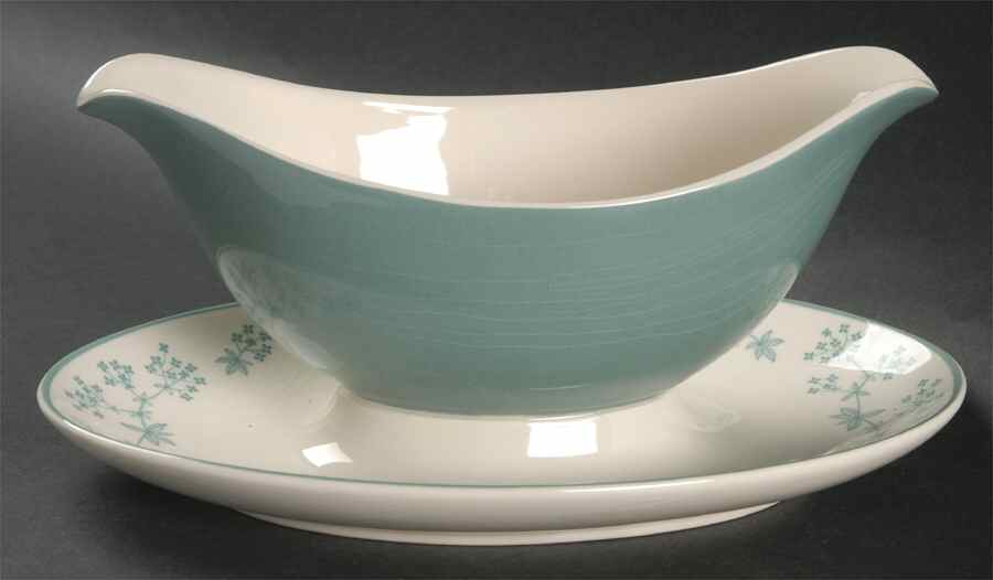 Queenslace Gravy Boat with Attached Underplate by Royal Doulton-1