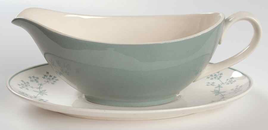 Queenslace Gravy Boat & Underplate by Royal Doulton-1