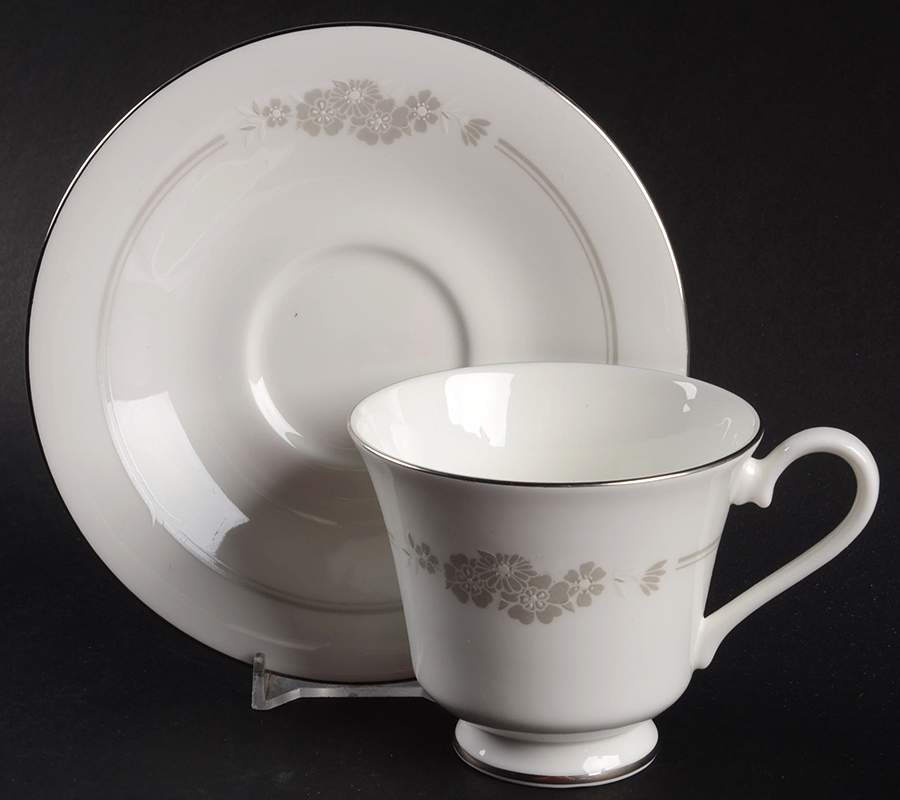 Quintet Footed Cup & Saucer Set by Royal Doulton-1