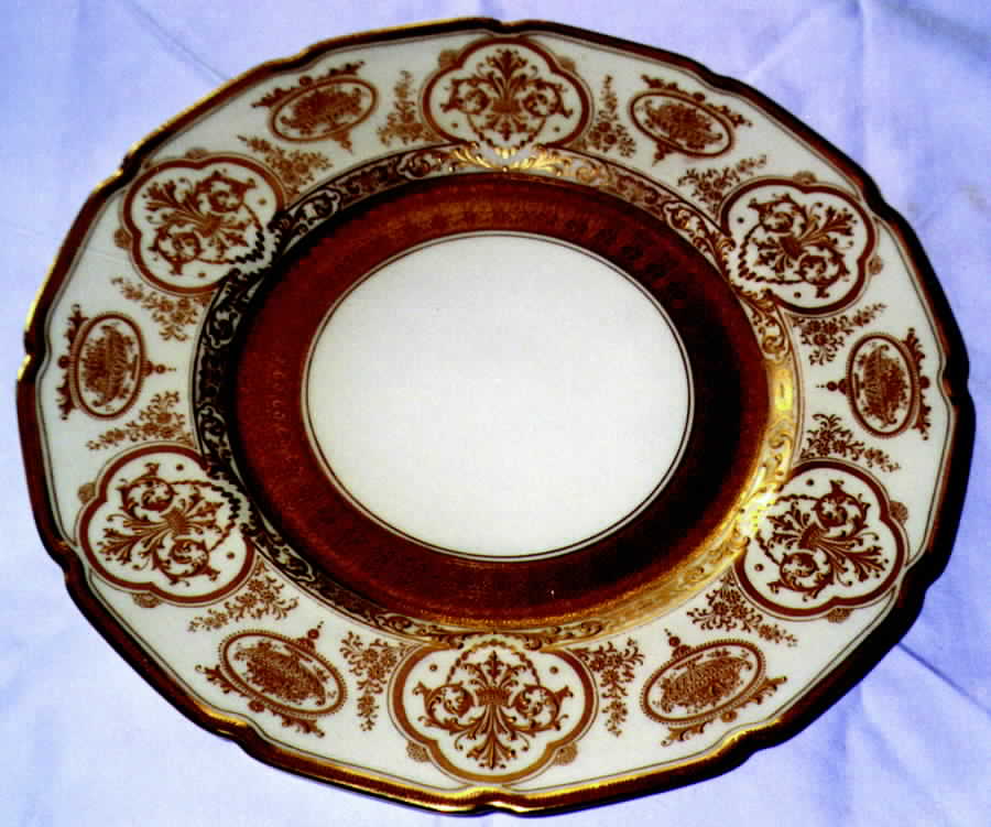 H600 Dinner Plate by Royal Doulton-1