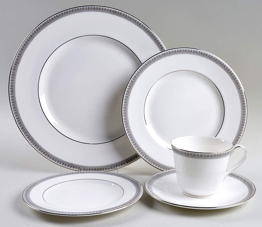 Ravenswood 5 Piece Place Setting by Royal Doulton-1