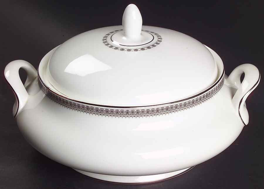 Ravenswood Round Covered Vegetable by Royal Doulton-1