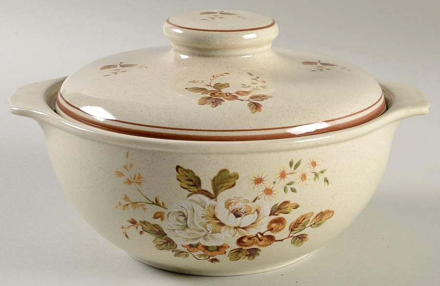 Ravel 1.5 Qt Round Covered Casserole by Royal Doulton-1