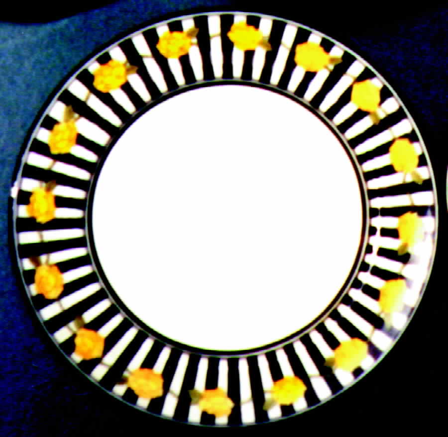 RD18 Dessert/Pie Plate by Royal Doulton-1