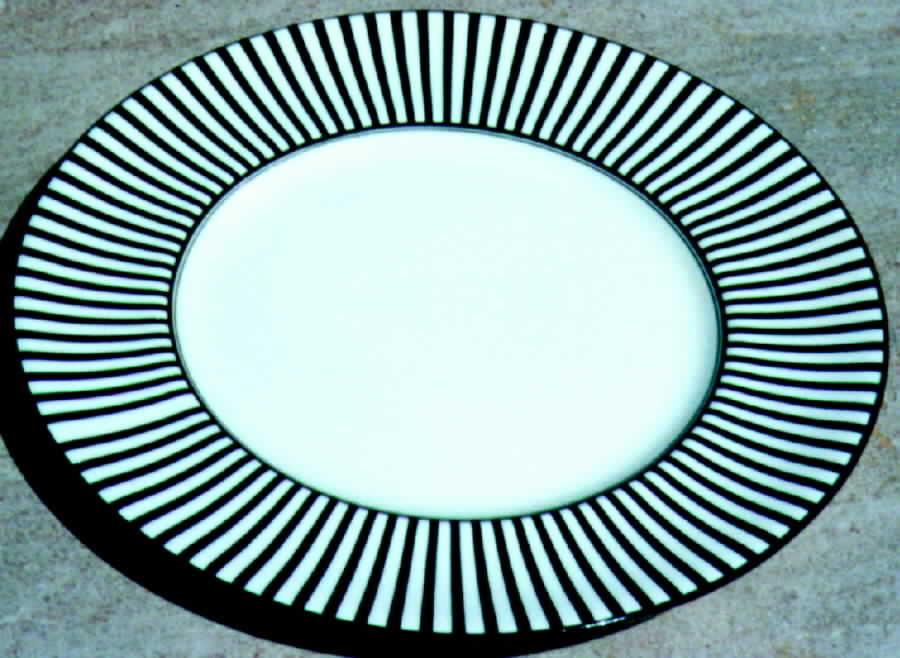 RD19 Dinner Plate by Royal Doulton-1