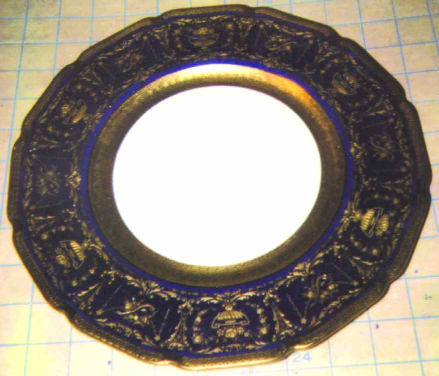 C7930 Dinner Plate by Royal Doulton-1