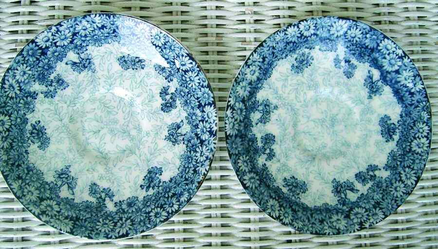 RD21 Saucer by Royal Doulton-1