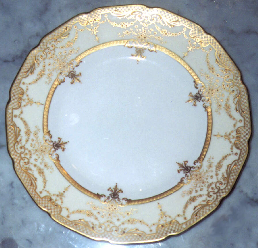 RA6788 Dinner Plate by Royal Doulton-1