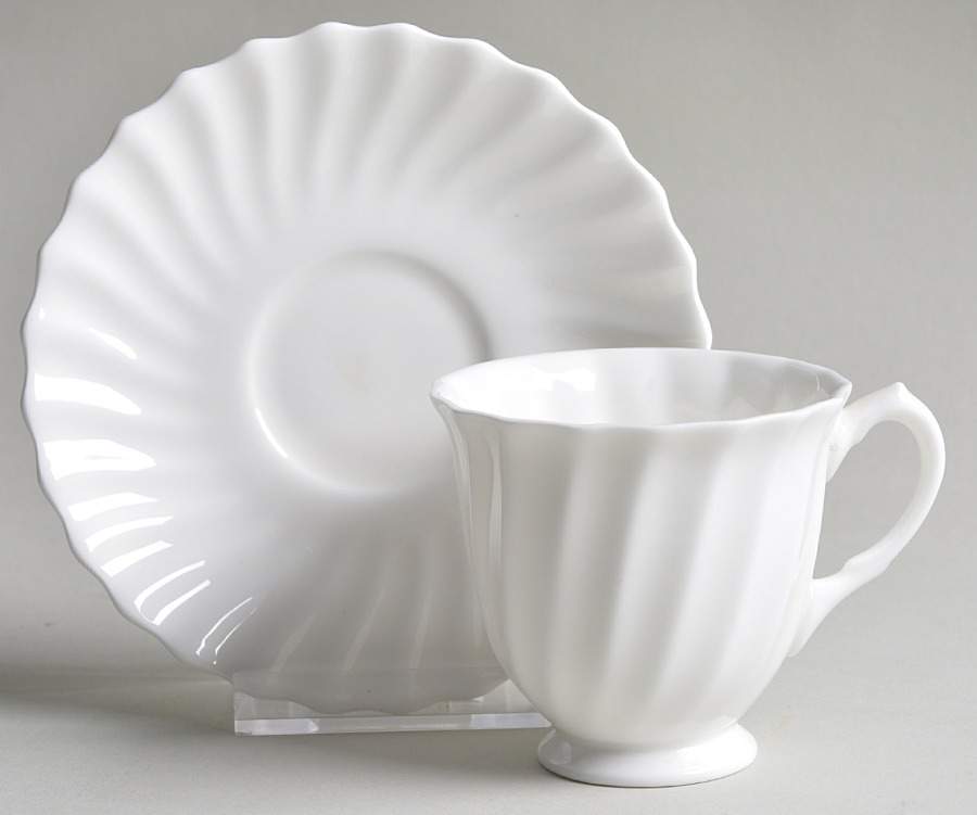 RD27 Footed Demitasse Cup & Saucer Set by Royal Doulton-1