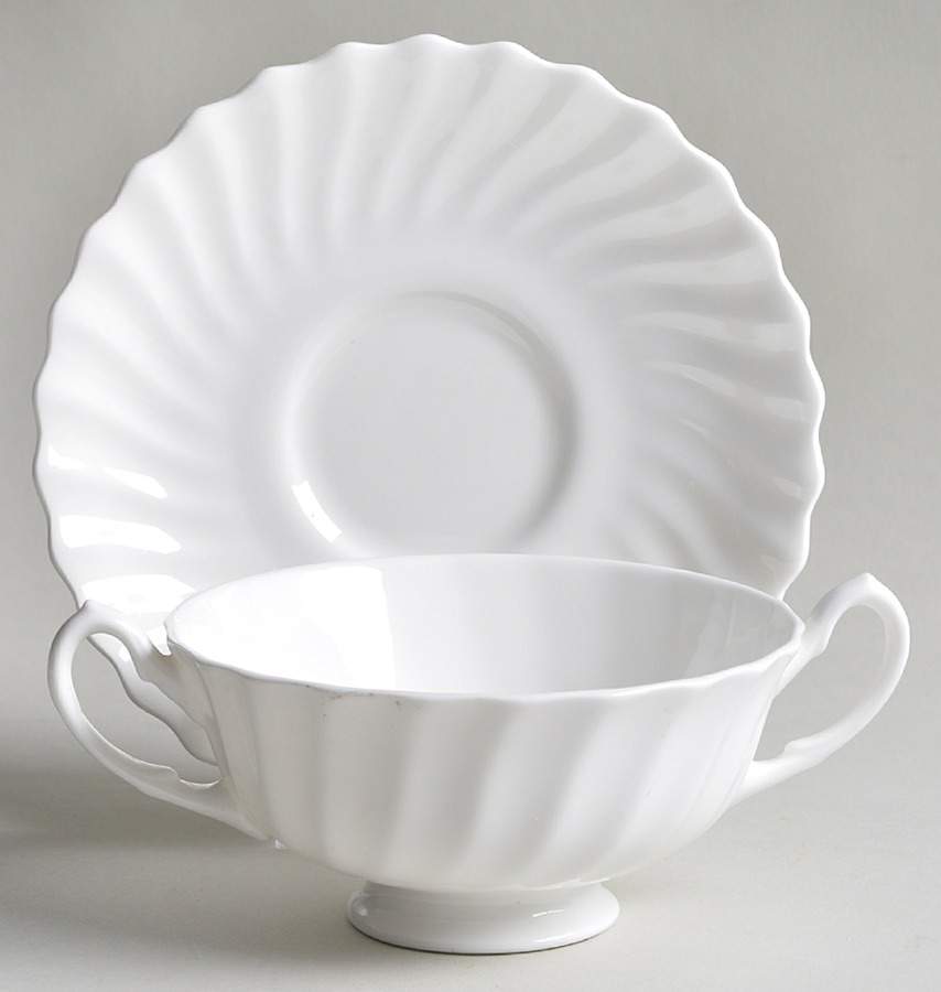 RD27 Footed Cream Soup Bowl & Saucer Set by Royal Doulton-1