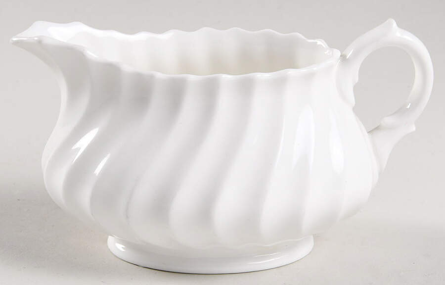 RD27 Creamer by Royal Doulton-1