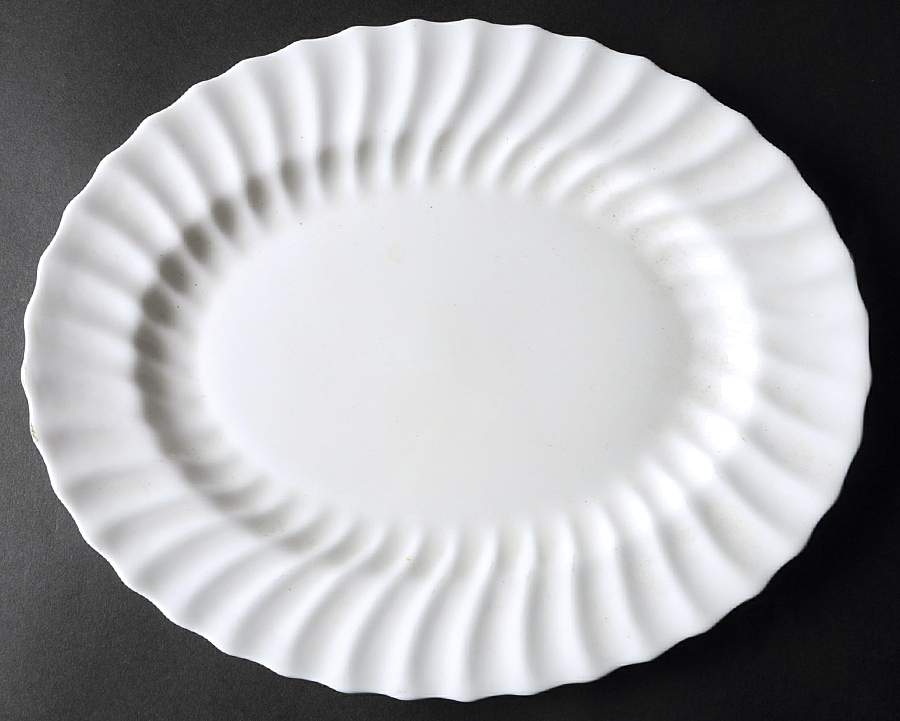 RD27 12" Oval Serving Platter by Royal Doulton-1