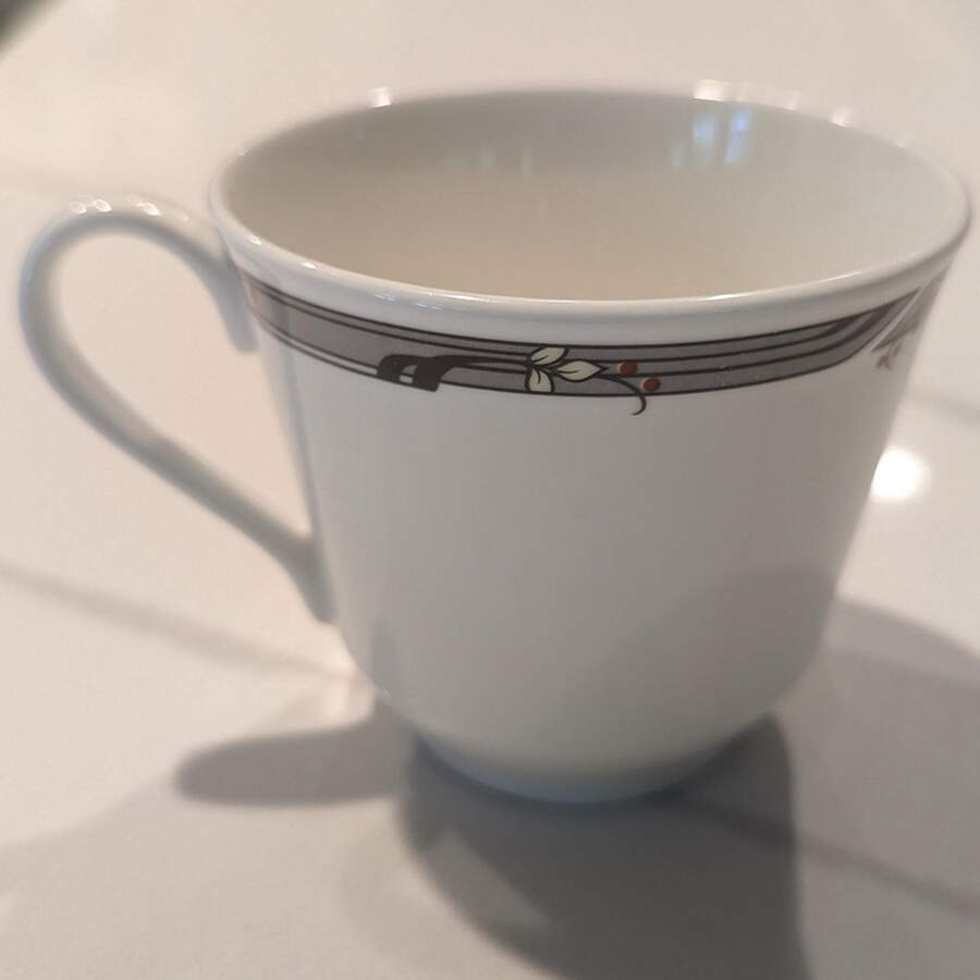 RD31 Flat Cup & Saucer Set by Royal Doulton-1