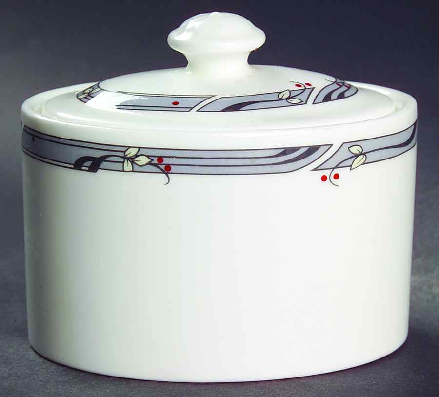 RD31 Sugar Bowl & Lid by Royal Doulton-1