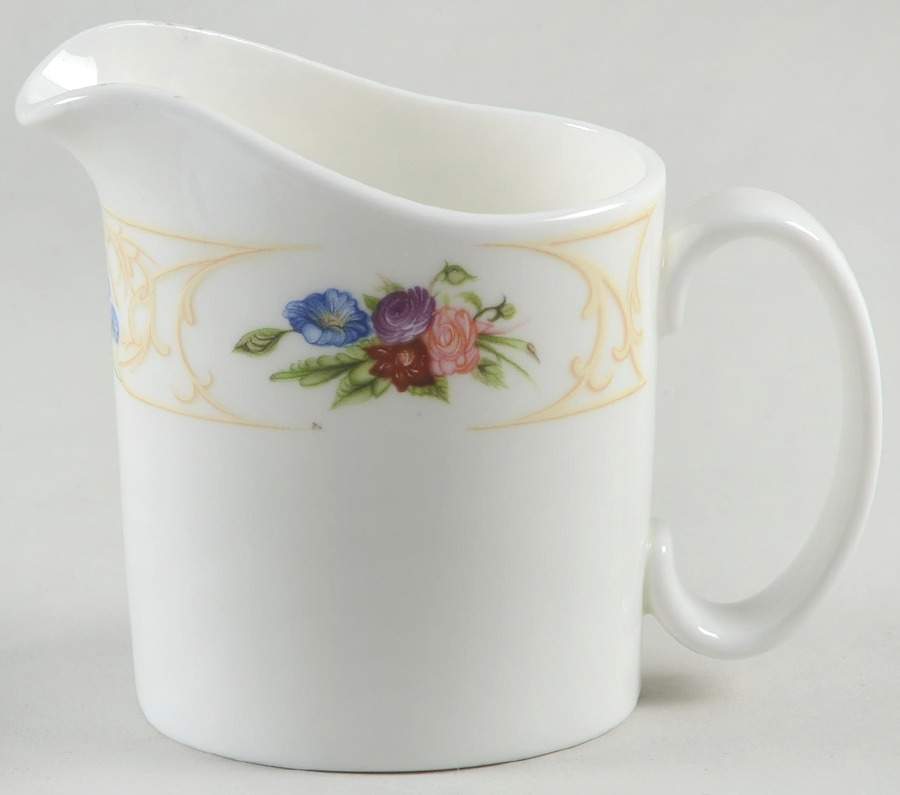 RD39 Creamer by Royal Doulton-1