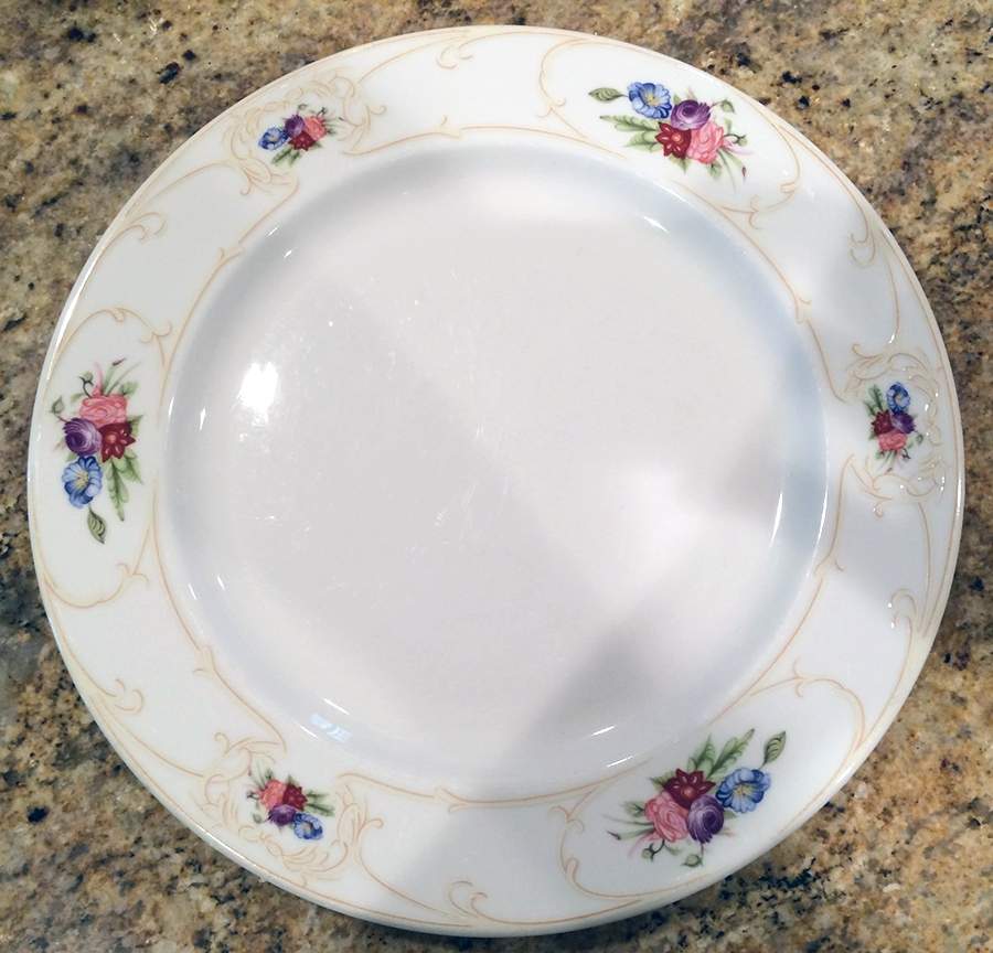 RD39 Dinner Plate by Royal Doulton-1