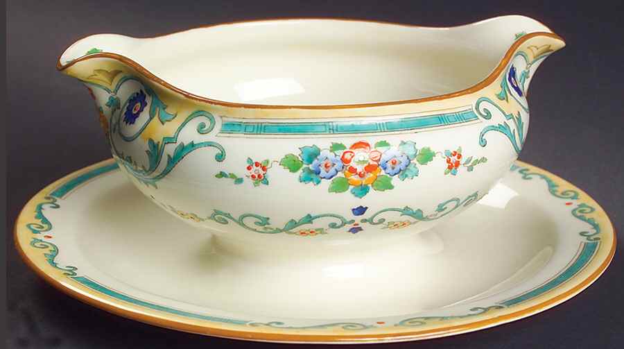 Rochester Gravy Boat with Attached Underplate by Royal Doulton-1
