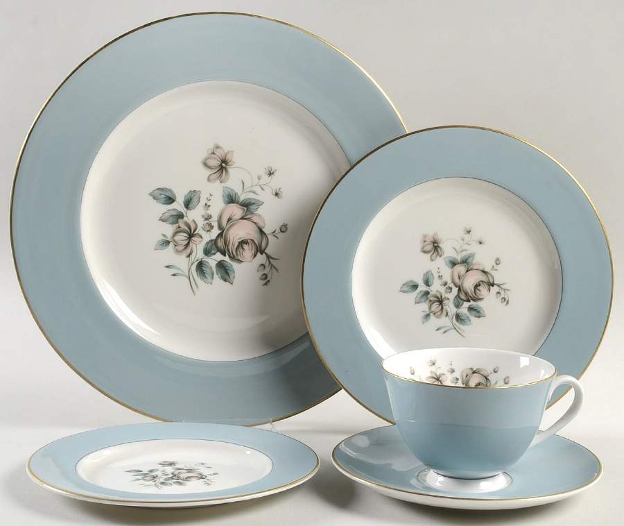 Rose Elegans 5 Piece Place Setting by Royal Doulton-1