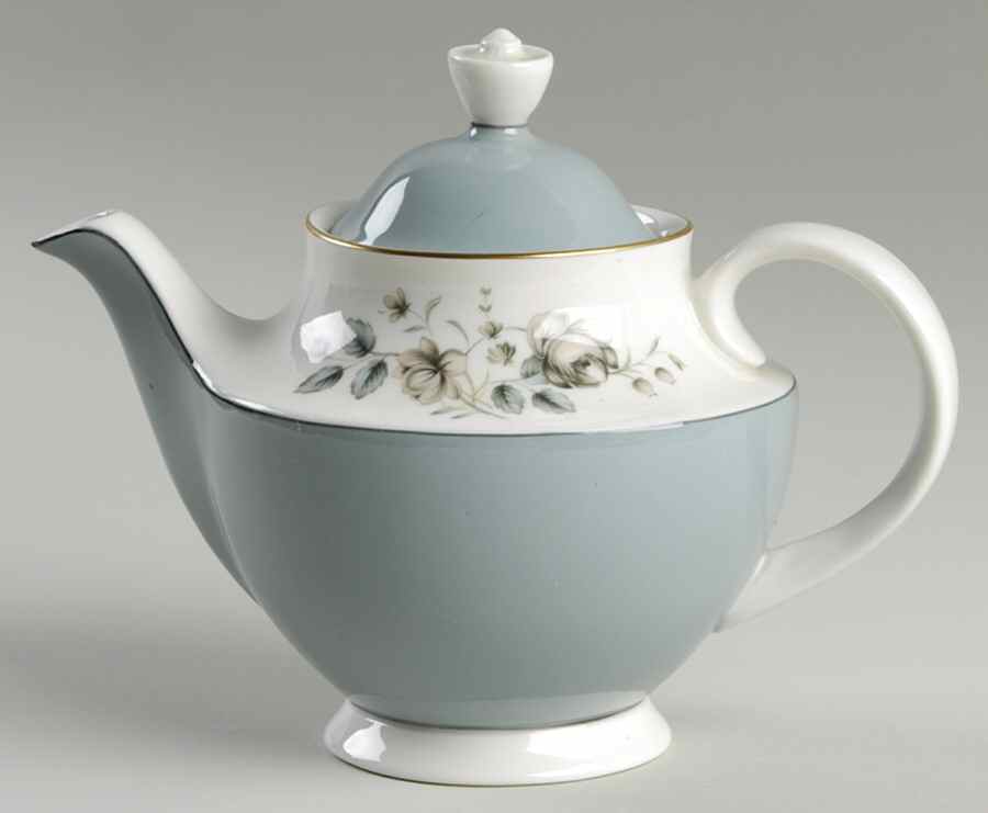 Rose Elegans Mini Teapot & Lid by Royal Doulton-1