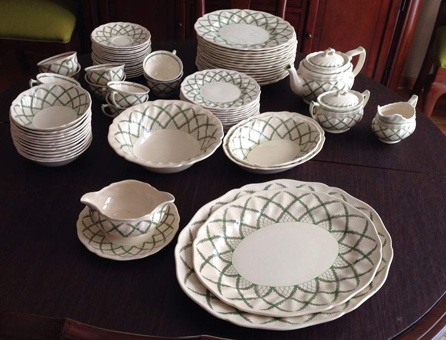 Romney Green Dinner Plate by Royal Doulton-1