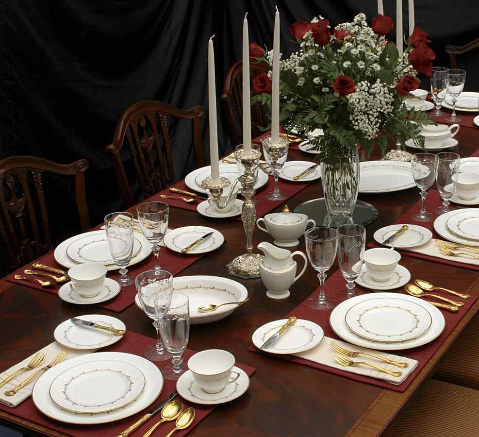 Rondo 46 Piece Estate Set by Royal Doulton-1