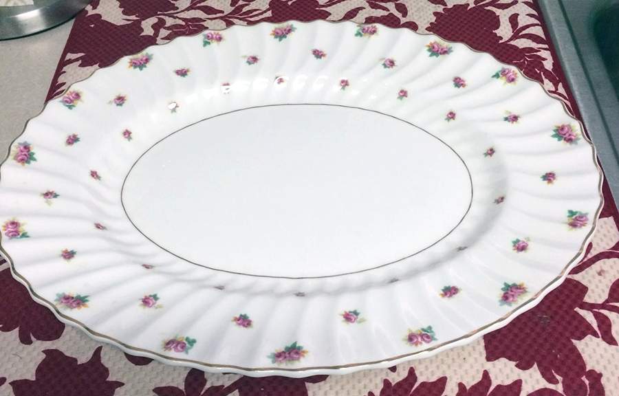 Rosebud 17" Oval Serving Platter by Royal Doulton-1