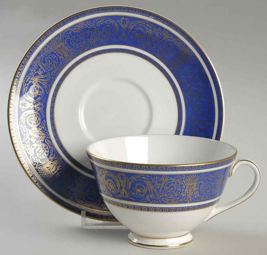 Royal Windsor Footed Cup & Saucer Set by Royal Doulton-1