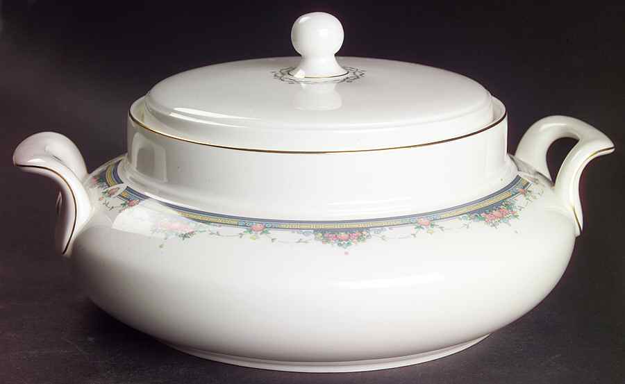 Salisbury Round Covered Vegetable by Royal Doulton-1
