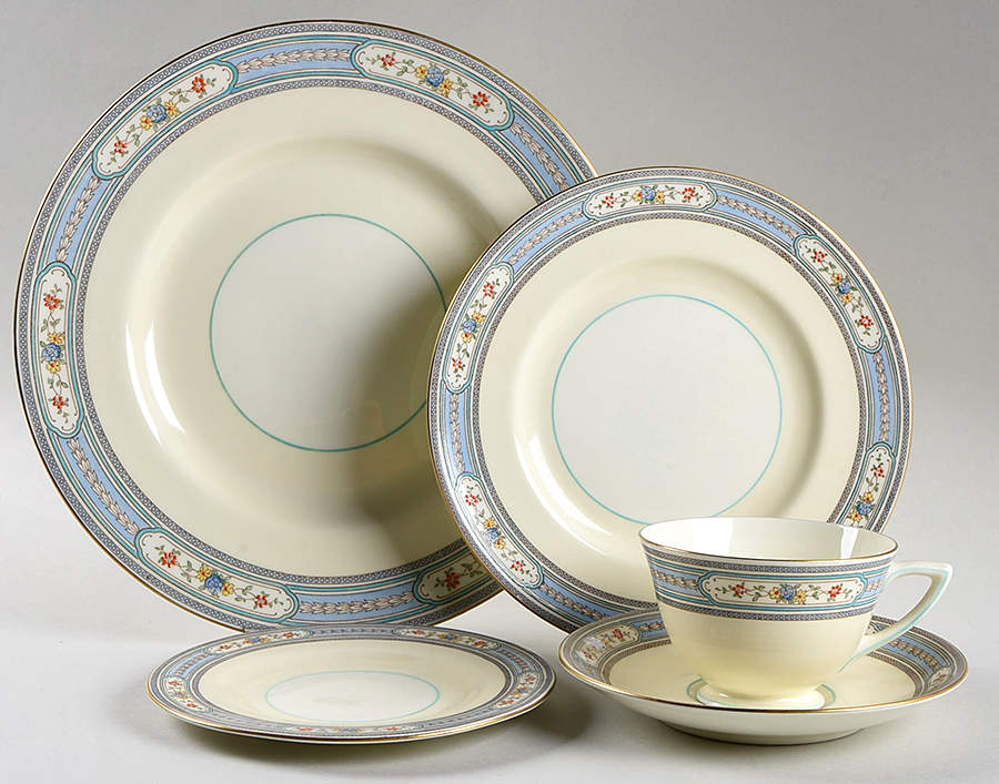 Sandhurst 5 Piece Place Setting by Royal Doulton-1