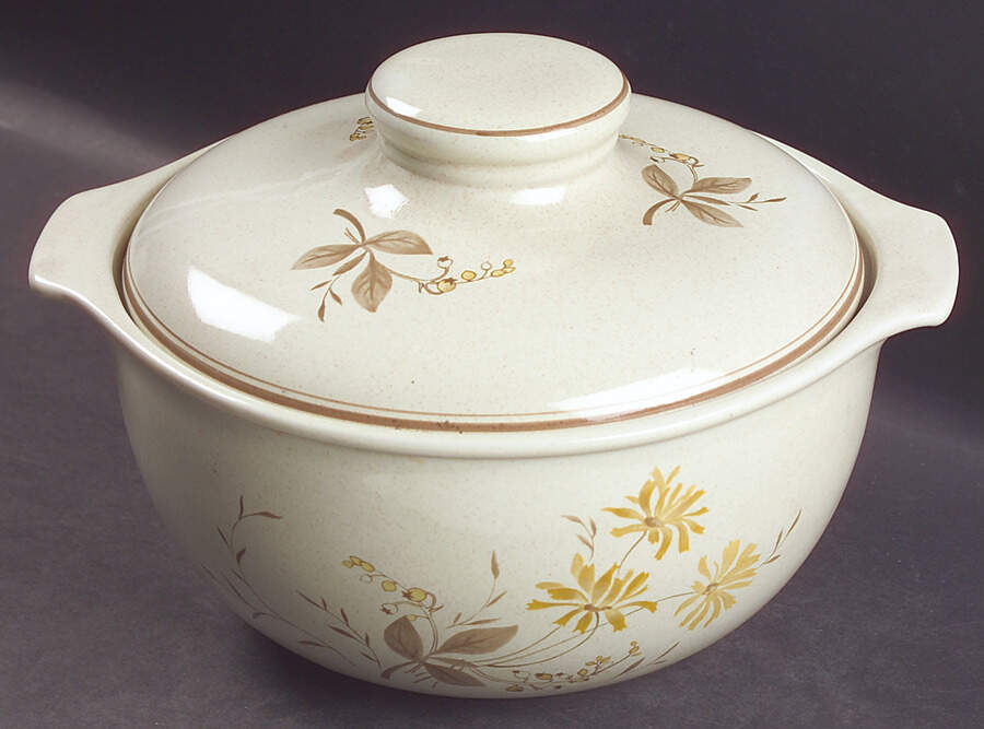 Sandsprite (Double Line Brown Trim) 2.5 Qt Round Covered Casserole by Royal Doulton-1