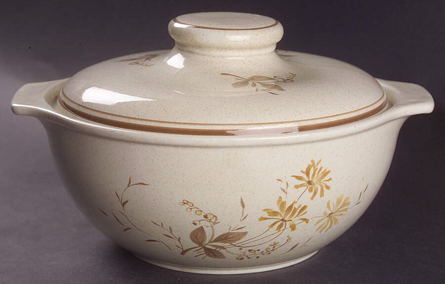 Sandsprite (Double Line Brown Trim) 1.25 Qt Round Covered Casserole by Royal Doulton-1