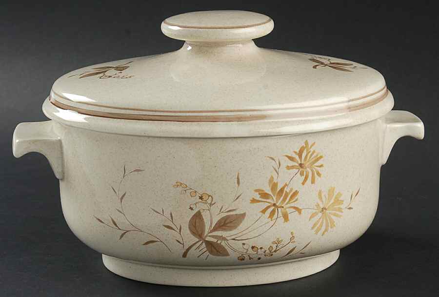 Sandsprite (Double Line Brown Trim) 2.25 Quart Oval Covered Casserole by Royal Doulton-1