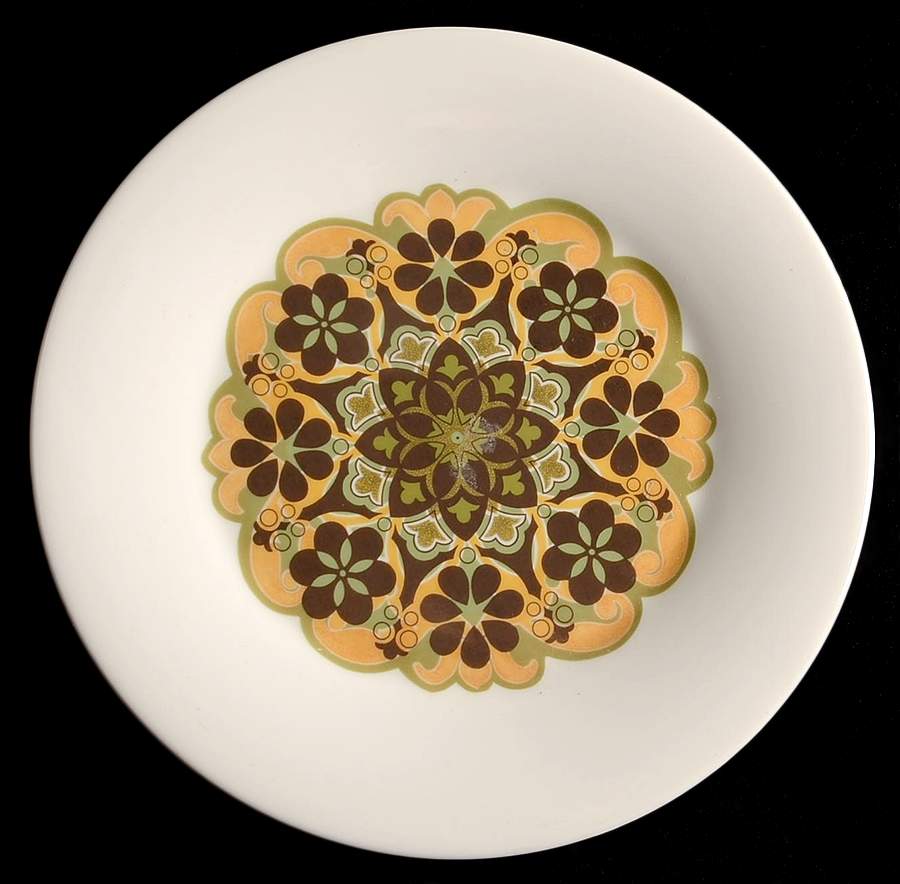 Segovia Luncheon Plate by Royal Doulton-1