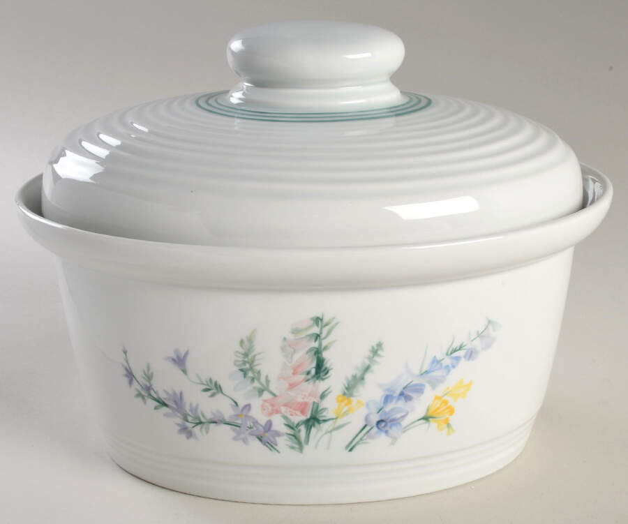 Shady Lane 2.25 Quart Oval Covered Casserole by Royal Doulton-1