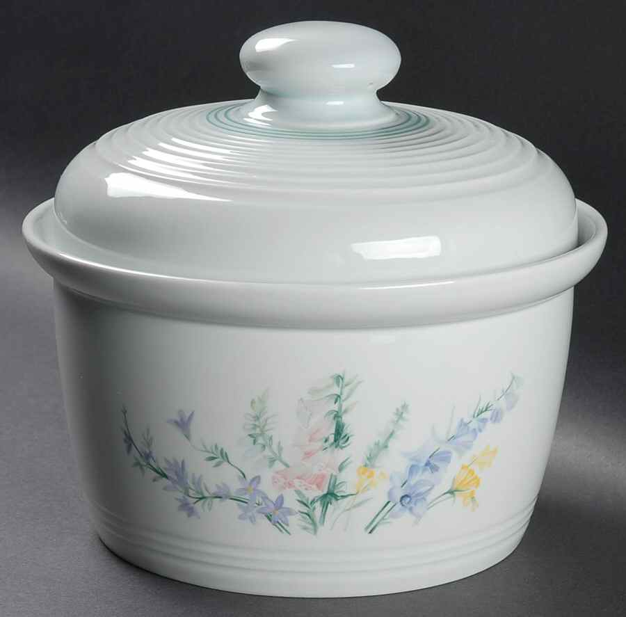 Shady Lane 2.5 Qt Round Covered Casserole by Royal Doulton-1