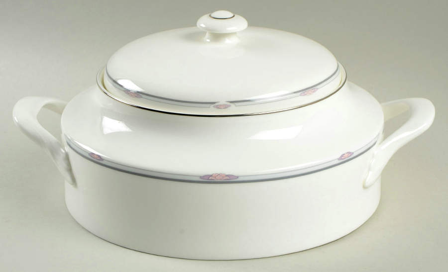Simplicity Round Covered Vegetable by Royal Doulton-1
