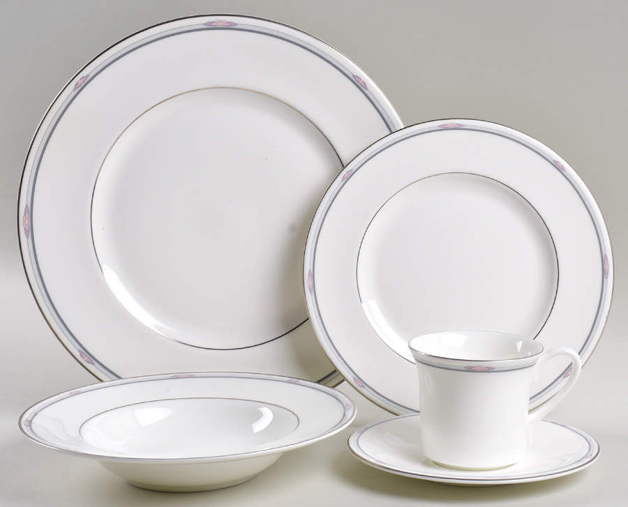 Simplicity 5 Piece Place Setting by Royal Doulton-1