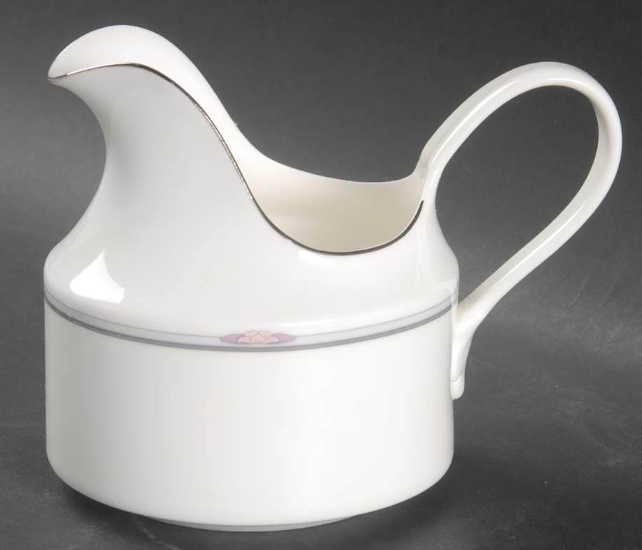 Simplicity Gravy Boat by Royal Doulton-1