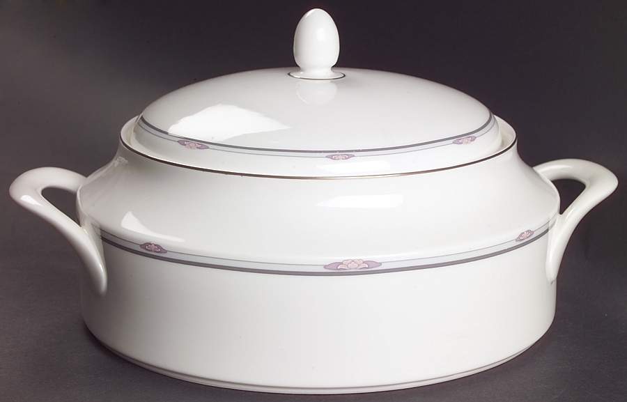 Simplicity Round Covered Vegetable by Royal Doulton-1