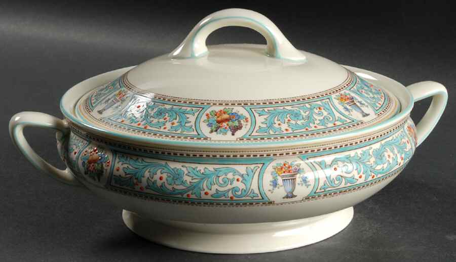Somerset Round Covered Vegetable by Royal Doulton-1