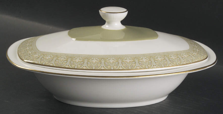 Sonnet (Concord Shape) Oval Covered Vegetable by Royal Doulton-1