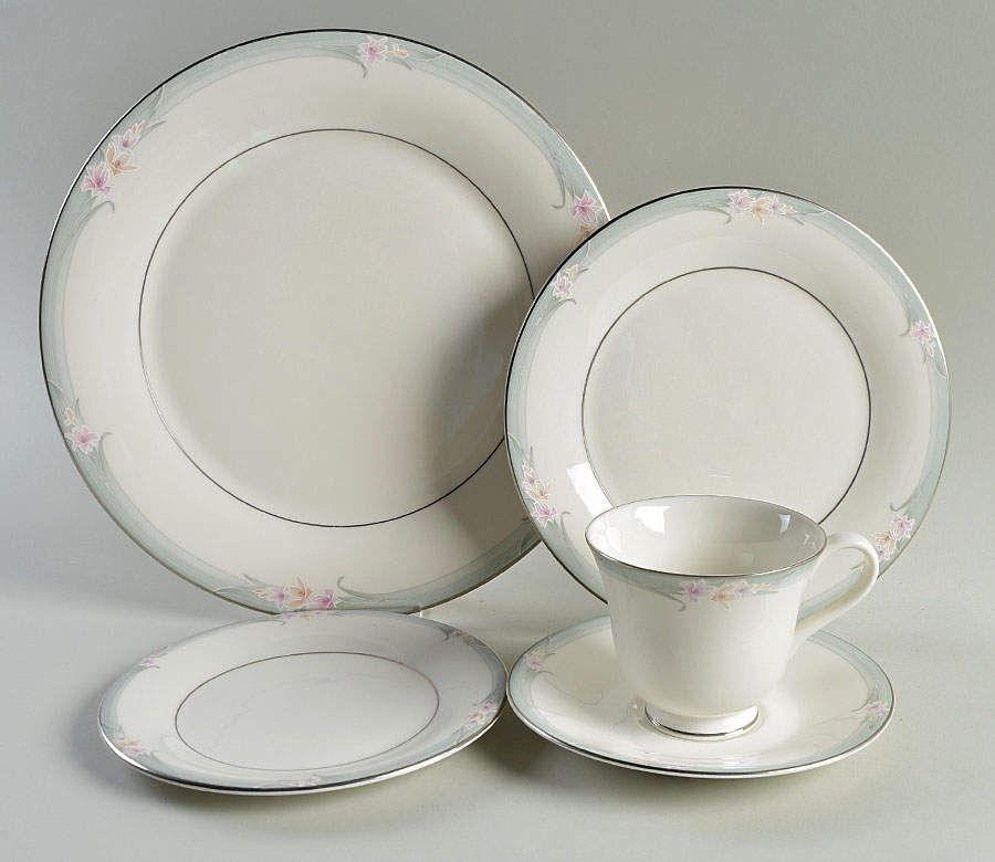 Sophistication 40 Piece Estate Set by Royal Doulton-1