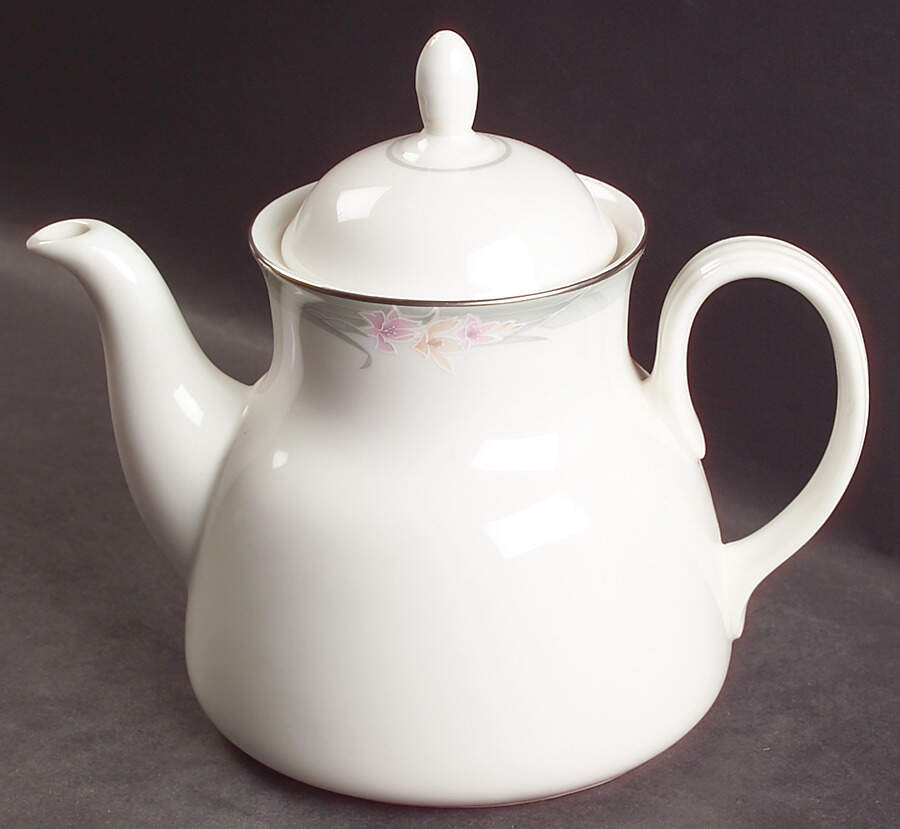 Sophistication Teapot & Lid by Royal Doulton-1