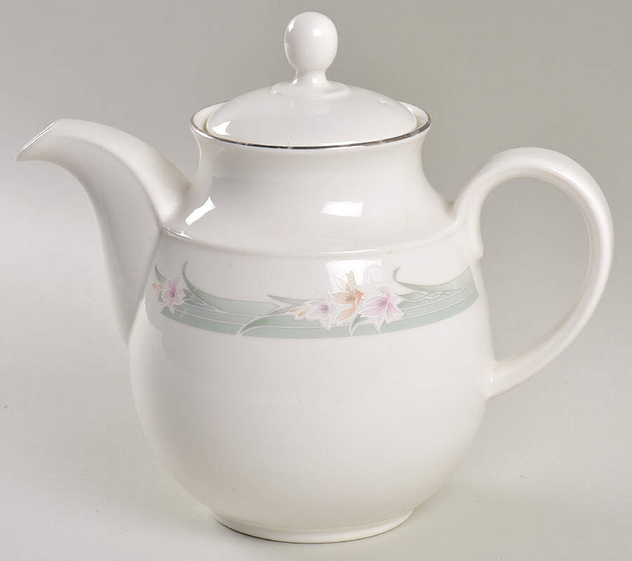 Sophistication Teapot & Lid by Royal Doulton-1
