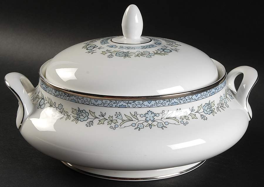 Stamford Round Covered Vegetable by Royal Doulton-1