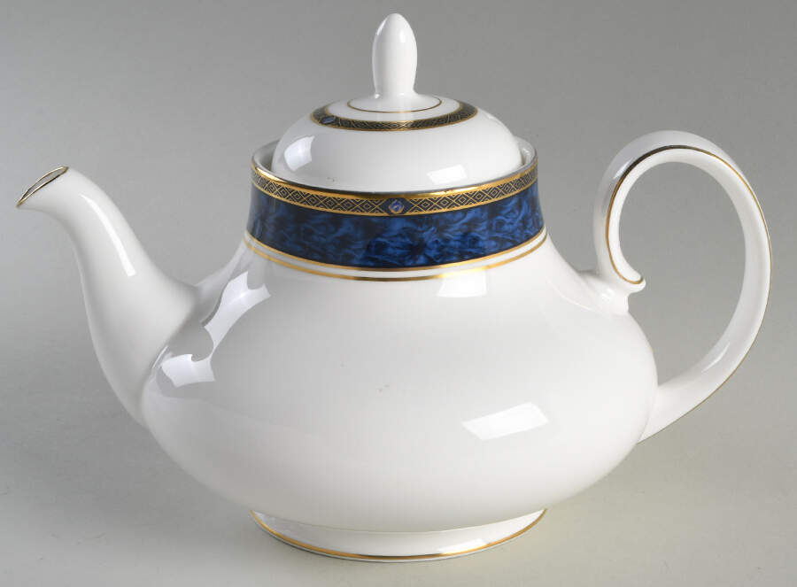 Stanwyck Teapot & Lid by Royal Doulton-1